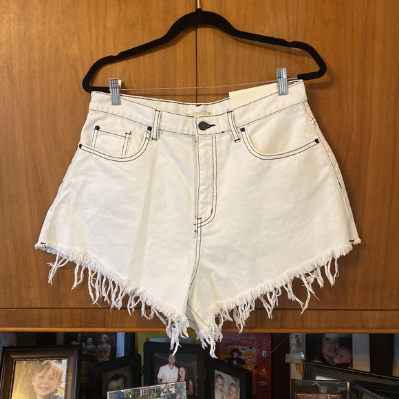 BDG NWT Pitched Waist Shorts - Picture 5 of 9